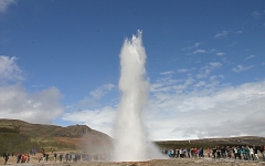 2- Le célèbre Strokkur à Geysir, qui a donné son appellation au phénomène