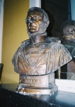 Buste d'Auguste Bella premier Directeur de  l’Institution Royale Agronomique de Grignon de 1827 à 1850. Bibliothèque de l'école.