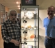 Daniel et Michel avait profité de l'après midi pour réaliser l'éclairage de la dernière vitrine colonne contenant des bois fossiles.