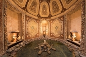 Le nymphée du château aLe nymphée du château d’Auvers sur Oise : le décor de la coupole et des murs est réalisé à l’aide de coquilles – moules, ormeaux, strombes roses – de meulières, de galets et de petits éclats de verre.- XVIIème siècle - crédit Château d’Auvers sur Oise : le décor de la coupole et des murs est réalisé à l’aide de coquillages – moules, ormeaux, strombes roses – de meulières, de galets et de petits éclats de verre.- XVIIème siècle - crédit chateau auvers