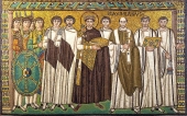 Au centre l''empereur byzantin Justinien et sa cour, l'évèque Maximien et le général Belisaire - mosaïque de la basilique saint Vital à Ravenne ; VIème s.- crédit Roger Culos