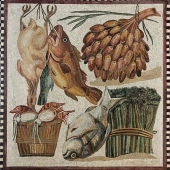 Mosaïque de tesselles représentant poissons, crustacés, volaille et légumes.  IIème s. - Musées du Vatican.crédit la toge et le glaive