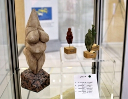 Quelques moulages de statuettes préhistoriques réalisées au club