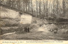 04- Carte postale ancienne de la falunière de Grignon