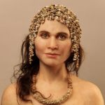 Reconstitution d'une femme coiffée de sa parure à partir du squelette découvert dans l'abri sculpté de Cap Blanc - Marquay - Dordogne (-15000 BP) - Photo et reconstitution Elizabeth Daynes
