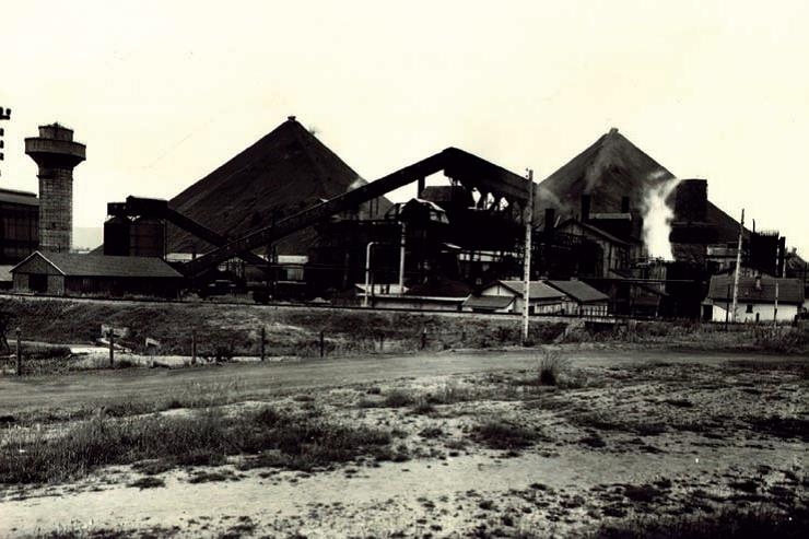 Vue générale de la station de pyrogénation de l’usine des Télots à Saint-Forgeot, près d’Autun - MHN Autun