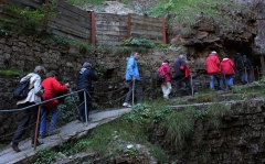 Visite guidée de la rivière souterraine (« Abîme ») de Bramabiau.