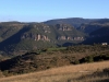Saint Jean du Bruel, haute vallée de la Dourbie, Col de la pierre plantée (867m), d’où l’on peut admirer un panorama sur la limite Causses (Causse Noir) / Socle cristallin (Massif de l’Aigoual).