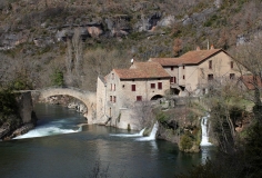 09-06 Résurgence et pont du moulin de Corp