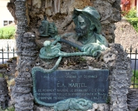 11-08  Monument à Louis Armand, le Rozier