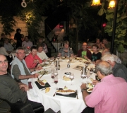 Le restaurant est un ancien jardin d'hiver. La verrière a été réalisée dans les ateliers Gustave Eiffel à Reims.