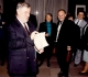 Yves Coppens exhibe son diplôme de Membre d'Honneur du Club géologique. Photo Maryse Le Gal