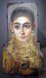 Portrait de femme dite l'Européenne - cèdre, feuille d'or - peinture à l'encaustique et lin -Epoque romaine - Première moitié du IIe siècle ap.-J.-C. - musée du Louvre