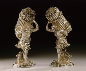 "C'est à ce prix que vous mangez du sucre en Europe" Voltaire, Candide - Deux sucriers en forme d'esclaves (v. 1730/40) - © Musée du Louvre - Daniel Arnaudet