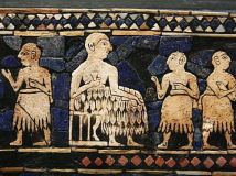 Scènes de paix - Le souverain assis sur son trône dirige un banquet détail de l' Etendard  d'Ur - Coquille, lapis-lazuli, calcaire  -© British Museum