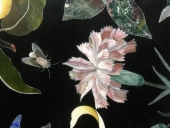 Détail de la table au collier de perles - Photo JD