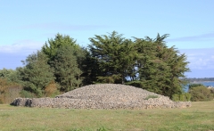 cairn-dit-table-des-marchands-04