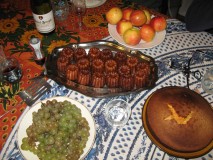 avec tout un tas de délicieux desserts - photo JD