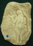 "Venus de Laussel" ou "Venus à la corne" détachée d'un gros bloc de calcaire trouvé en 1911 dans le Grand-Abri de Laussel en Dordogne - Gravettien 22000 BP - H= 15cm
