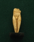 figurine à la ceinture, en ivoire de mammouth, découverte par Edouard Piette dans la grotte du Pape à Brassempouy (Landes) - Gravettien vers 25000 BP - H=7cm
