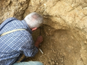 Jean pierre aux prises avec une pointe de campanile
